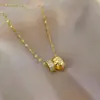 Collar de Acero de Titanio con Colgante Redondo Patrón Tallado de Diamante Brillante Simple de Moda Estilo Coreano para Mujer Cadena Versátil para la Clavícula Tendencia de Ins Personalidad