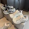 Sapatos femininos populares, tênis dad de sola grossa, que aumentam a altura 2026 novo outono versátil casual emagrecedor sola macia tênis esportivos