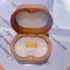Anel Dourado Estilo Loja de Ouro Areia Dourada Flor Antiga Design de Nicho Anel Luz Luxo Moda Aberto Versátil Joia