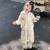 Conjunto de Roupa para Meninas Primavera e Outono 2026 Nova Moda Infantil de Outono Estiloso Fofo Casual Conjunto de Duas Peças para Bebês