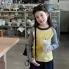 Camiseta interior de punto raglán con bloques de color estilo coreano Aimobebe, suéter interior elástico acanalado ajustado para niños mayores