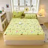 Sábana bajera nueva, todo incluido, funda de cama antideslizante, adecuada para dormitorios universitarios y habitaciones, con un fresco estampado floral verde estilo japonés, un juego de ropa de cama de tres piezas