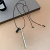 Collar geométrico de cordón de cuero vintage europeo y americano con madera, cadena para suéter exquisita única y elegante, joyería de diseño de nicho al por mayor