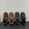 Sapatos Femininos Quentinhos de Veludo com Solado Grosso, Cobertura Total 2025, Estilo Retro Outono e Inverno, Peludos, Slip-On, Estilo Coreano, Sapatos Birkenstock, Novo Estilo