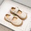 Sapatos de Menina Infantil Couro Macio Genuíno Sapatos de Princesa 2025 Novo Primavera/Verão Bebê Solado Macio Vazados Mary Janes Sapatos de Couro de Primavera