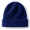 Nuevo gorro térmico de cachemir suave y cómodo con rayas verticales, suave para la piel, cálido y proporciona una excelente protección contra el frío.. Un gorro de punto simple y versátil