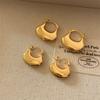 Fiebre de blogger mismo estilo pendientes con forma de abanico de hoja de ginkgo para mujer cobre chapado en oro diseño de nicho sentido del diseño pendientes pequeños de botón para oreja versátiles