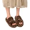 Pantuflas peludas de suela gruesa con estampado de leopardo y doble tira para mujer, nuevas pantuflas de felpa para otoño e invierno, pantuflas de algodón cálidas y de moda para el hogar