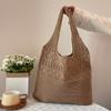 Bolsa de Mão de Tricô Cortada Simples Retrô Chic Coreana Bolsa de Ombro Bolsa Colete Feminina Bolsa de Lã Ins Compras Nova