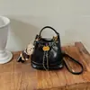 Bolsa pequena de luxo estilo francês para mulheres 2026 nova moda outono e inverno padrão diamante bolsa saco design de nicho bolsa transversal