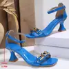 Sandalias de Cadena de Talla Grande Europea y Americana de Una Tira con Tacón Medio para Mujer, Transfronterizas, Puntera Cuadrada, Hebilla, Adelgazantes, Sandalias de Moda