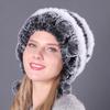 Cálido Gorro Grueso con Protección para las Orejas de Piel de Conejo Rex Tres Pompones Otoño e Invierno Gorro Redondo Tejido Sombrero de Lana para Mujer