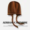 Novo gorro de malha de cashmere para outono e inverno, design fofo e divertido, quente e protege as orelhas, faz o rosto parecer menor, perfeito para o tempo frio