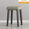 Nova cadeira de jantar acolchoada macia empilhável estilo luxo para uso doméstico, cadeira com encosto para quarto, banquinho pequeno simples, cadeira de maquiagem
