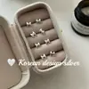 Brincos de design nicho estilo japonês e coreano, brincos de tarraxa mini com letra H em prata de lei S925, simples, requintados, versáteis para mulheres