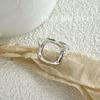 Anillo de Plata Esterlina S925 Moda Simple Óvalo Hueco Superficie Curva Ligero Lujo Elegante Nicho Anillo Alto Sentido