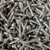 Tornillos Autoperforantes de Tres Garras con Cabeza de Mesón Flor de Ciruelo Interior