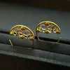Pendientes de Oro con Patrón Hueco de Semicírculo con una Textura de Elegancia Francesa Vintage, Artesanía Exquisita y un Estilo Vintage Sofisticado para Mujeres