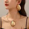 Joyería Transfronteriza Europea y Americana, Collar Asimétrico de Pétalos Metálicos, Set de Collar de Hierro de Moda y Sencillo para Clavícula