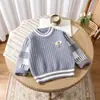 Suéteres Infantis, Tricô Espesso de Outono e Inverno para Meninos, Suéteres de Gola Alta Meia-Calça com Patchwork Xadrez para Crianças Pequenas e Médias Atacado