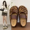 Zapatos planos retro de punta redonda para mujer, nuevo estilo de otoño, bloques de color con estampado de leopardo, suela suave, cómodos, versátiles, mocasines de slip-on