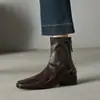 Botas Martin femininas com textura de couro, nova coleção outono/inverno 2026, cabedal macio, bico quadrado elegante, sola macia, confortáveis, de ajuste justo e elásticas