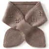 Novo cachecol de cashmere liso para outono e inverno com design perfurado em xadrez, oferecendo calor, proteção contra o frio e suporte para o pescoço; um aquecedor de pescoço grosso com padrão jacquard.