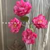 Serie rojo rosa materiales de flores artificiales Más vendido rojo rosa salón de bodas pasillo de flores artificiales decoración arreglo floral fabricante flores artificiales al por mayor