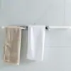 Estante para pantuflas de baño tres en uno sin perforaciones, zapatero de almacenamiento de pared detrás de la puerta del baño, toallero plegable
