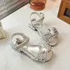Sandálias Infantis Abertas Sapatos de Princesa Moda Verão 2026 Velcros com Strass Sandálias Simples para Meninas Pequenas