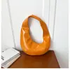 Bolsa de Ombro/Transversal Feminina Nova Estilo Transfronteiriço Simples e Fashion Grande Capacidade Manual Formato Meia-Lua Abaixo do Braço Moda Retro