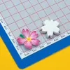 Horquilla de Flor de Cinco Pétalos Estampada de Color Brillante Cuerda para el Cabello Pinza de Agarre Pegamento en Crema Hebilla de Zapato DIY Pegatina para Taza de Agua Accesorios de Resina