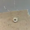 Pendientes de Flor de Margarita con Aguja de Plata S925 Estilo Veraniego Refrescantes y Brillantes Incrustados con Piedras Preciosas Elegantes Versátiles Cadena para Clavícula para Mujer