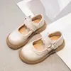 2025 Primavera e Outono Novo Estilo Sapatos Pequenos de Couro Sapatos Individuais para Meninas Sapatos Infantis para Crianças Médias e Grandes Solado Macio Moda Estudantil Sapatos de Princesa para Meninas