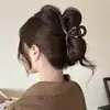 Grampo de cabelo de tubarão de luxo extra grande para mulheres, novo modelo de alta qualidade 2026, grampo de cabelo com pérolas estilo coreano versátil atacado