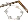 Pulseira Ajustável com Flor de Zircônia em Corte Losangular Nicho Acessível Luxo Pulseira de Alta Qualidade Pulseira de Atmosfera Linda para Mulheres