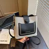 Bolsos de Mujer de Gama Alta de Nicho 2026 Nuevo Versátil Casual Bolso Cruzado para Mujer Súper Popular Bolso Cubo de Hombro