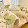 Juego de Cuatro Piezas de Leche Gruesa Clase A Estilo Sábana Ajustable Estampado Floral Pequeño Invierno Coral Fleece Franela Funda Nórdica Sábana Juego de Tres Piezas