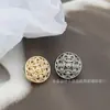 Botões Metálicos Vazados Esculpidos Chineses Atacado Botão de Camisa Branca Masculina e Feminina Botão Pequeno Decorativo para Blusa de Tricô