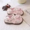 Zapatos de Princesa con Lazo de Flor y Perlas para Niñas Pequeñas Sandalias de Playa Suaves para Bebé con Punta Abierta