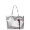 Bolsas Personalizadas de Gran Venta 2025 Nuevas Bolsas Transfronterizas Bolso de Hombro para Viajar Bolso Tote para Mujer de Gran Capacidad con Textura de Axila