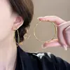 Pendientes de Aro Florales Dorados Lisos Modelo Nuevo 2026 para Mujer, Simples y Lujosos con un Toque de Alta Gama, Pendientes Versátiles de Estilo Nicho