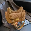 Elegante y moderna bolsa de cadena con patrón de diamantes para mujer, nueva y elegante bolsa de hombro/bajo el brazo inspirada en Chanel 2026, versátil bolsa cruzada