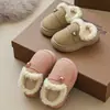 Chegada Nova 2024 Sapatos de Algodão com Salto para Mulheres, Par, Roupa de Casa, Antiderrapante, Forrados com Lã, Sapatos de Algodão Quentes para Homens no Inverno