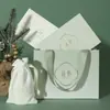 Caja de joyería verde claro hecha a medida con logo, caja de regalo con tapa abatible magnética para pulseras, collares, anillos y brazaletes caja de embalaje