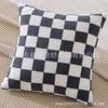Funda de Almohada Decorativa Clásica de Tablero de Ajedrez, Cojín de Felpa de Lana de Cordero, Almohada Lumbar Caliente Recomendada para Otoño e Invierno