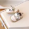 Sapatos de Caminhada para Bebês Meninas 2025 Outono Novos Tênis Macios Antiderrapantes Meninos Bebê Sapatos Individuais para Exterior