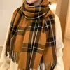 Cachecol Plaid Retro Japonês de Falso Caxemira para Mulheres, Novo Estilo Melange de Inverno Shawl Versátil Quente Cachecol de Pescoço Coreano