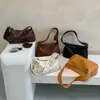 Bolso bandolera de estilo punk con tachuelas para mujer, de nicho transfronterizo europeo y americano, dulce y fresco para otoño, versátil