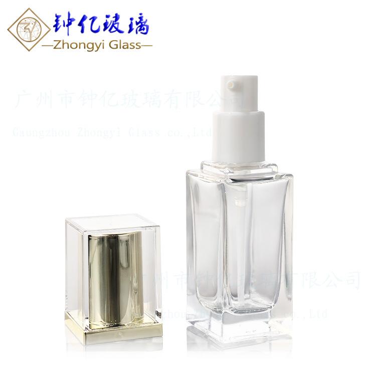 四方粉底液2.jpg